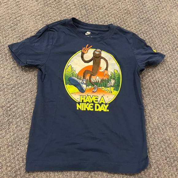 Nike Other - Nike Blue Vintage Graphic Short Sleeve Tee